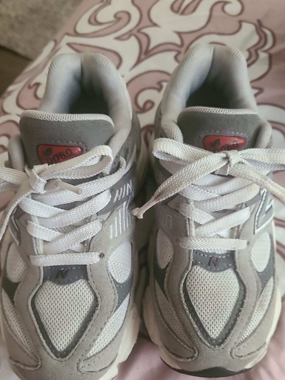 New Balance Kids Gray and White Athletic Sneakers Size 12 Girl Used good Conditi